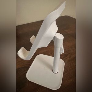 Adjustable Desktop Cell PhoneTablet Stand
